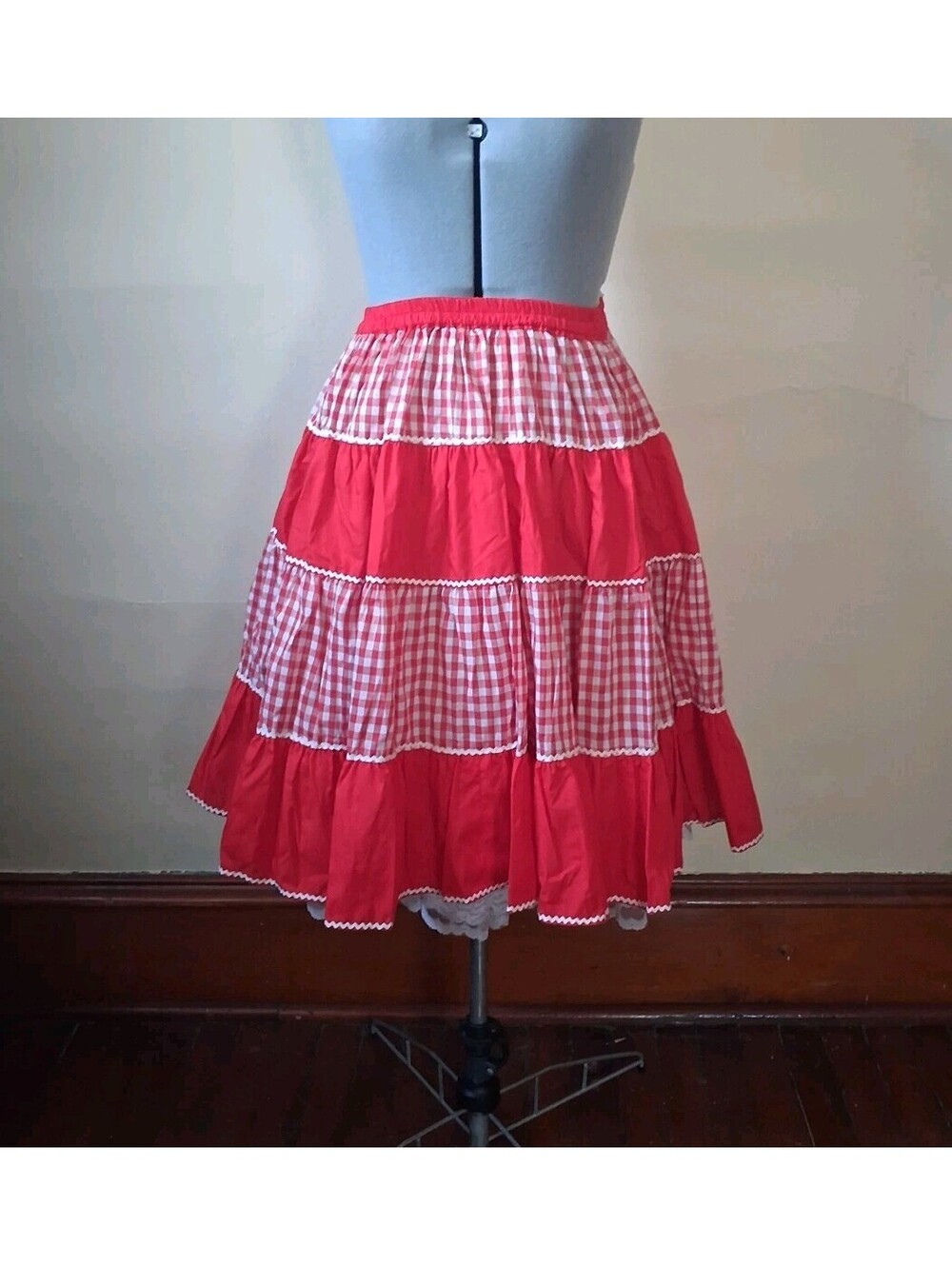 Vintage Square Dancing Skirt, Red Dancing Ruffled Ginghsm Ric Rac Skirt Sz S